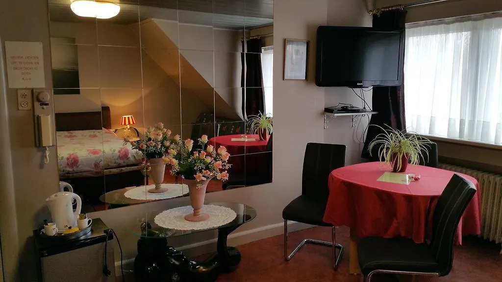 Bed & Breakfast B&B Aan Duin En Zee Candle Oostende